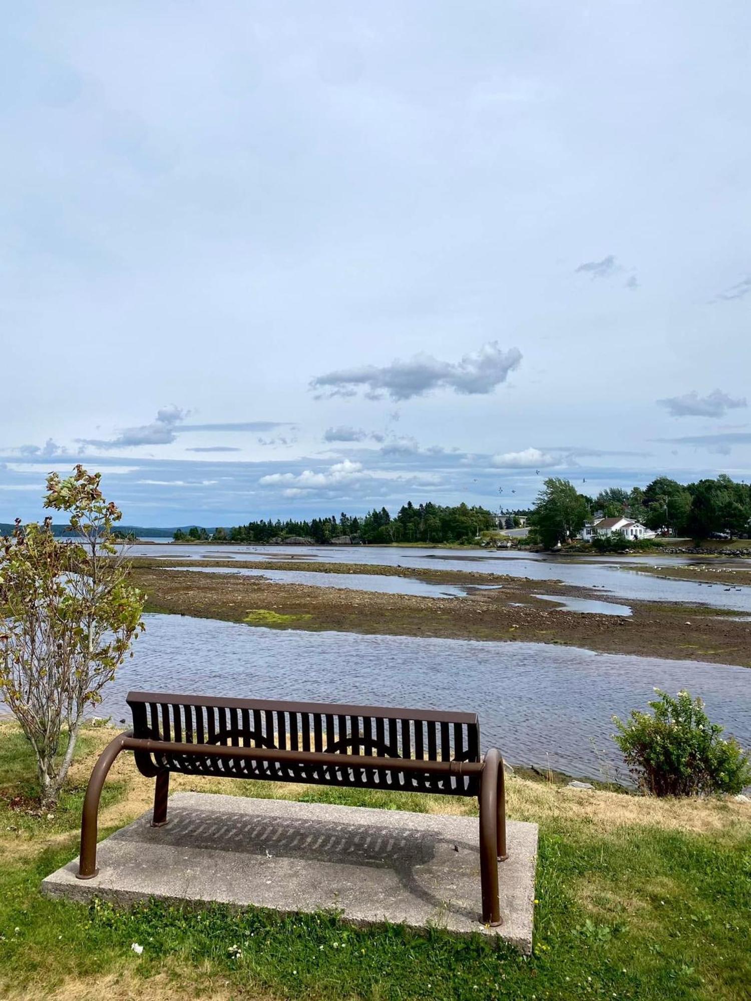 Riverview Suites Кларенвилл Экстерьер фото